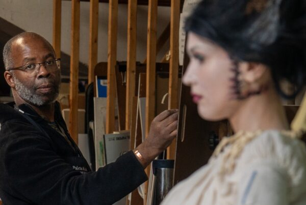 Lenin Delsol painting from life at the Palette & Chisel Academy of Fine Art in Chicago. Photo by Del Hall